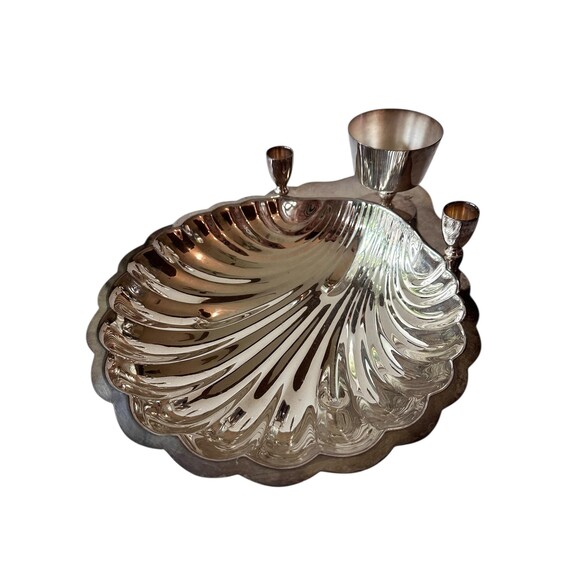 Vintage Mid Century Silverplated  Large Bowl with Candle Holders, Clam Shell - Picture 1 of 4